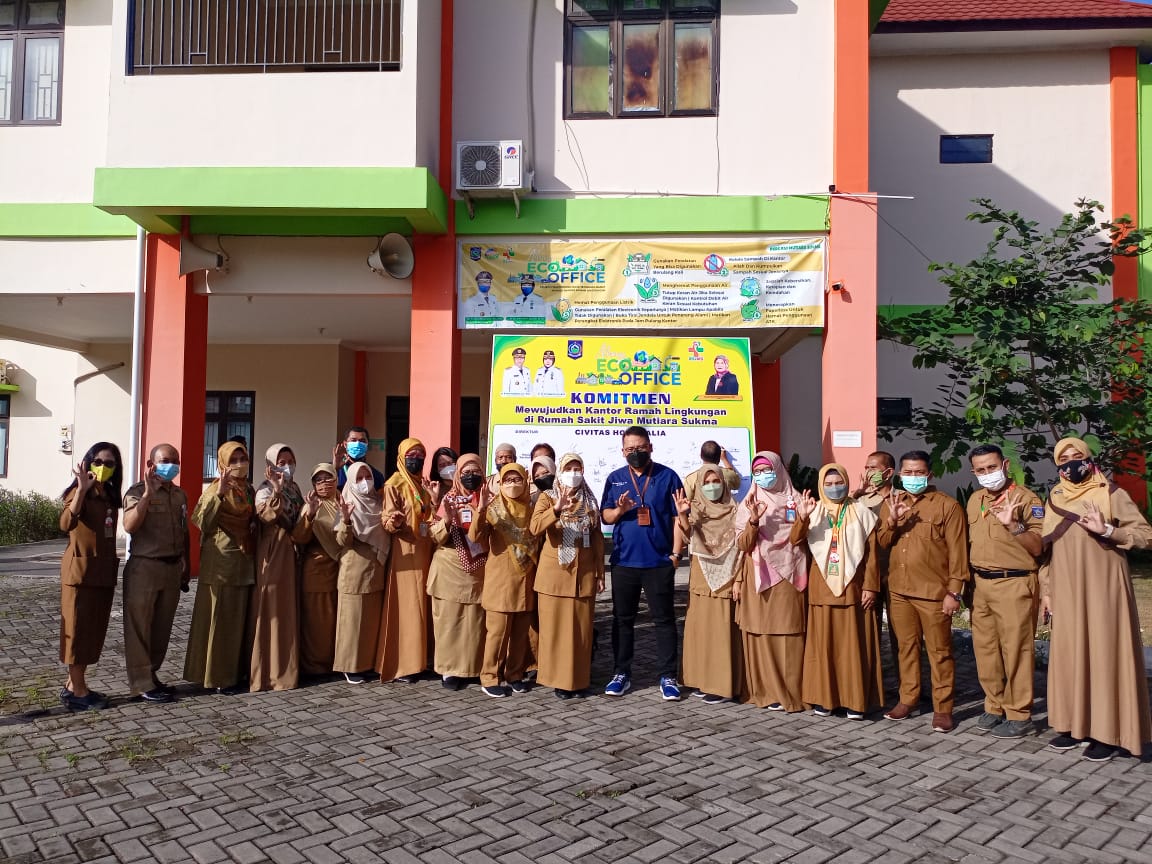 WUJUDKAN KANTOR RAMAH LINGKUNGAN, RSJ MUTIARA SUKMA LAKUKAN PENANDATANGANAN KOMITMEN